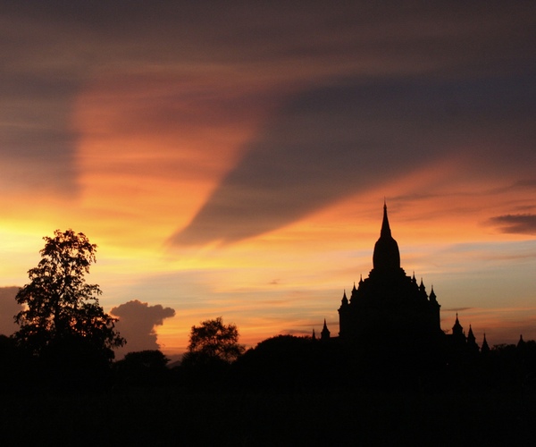 The sunsets in Bagan, Mayanmar are some of my favourite!