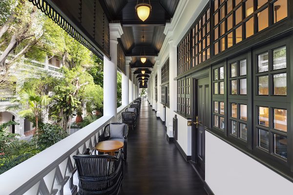 raffles-singapore-verandah